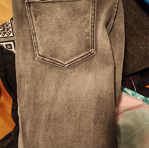 KUT gray jeans. - Picture 4 of 4